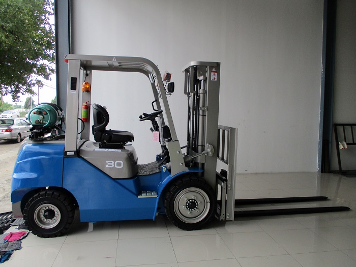 ส่งมอบรถฟอร์คลิฟท์แก๊ส ZOOMLION FG30 ให้ลูกค้ากรุงเทพปริมณฑล